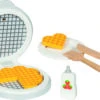 Hape Waffeleisen Mit Zubehör | Waffelteig | Küchenzubehör | Goki 51532 2 Hape Waffeleisen Mit Zubehör | Waffelteig | Küchenzubehör | Goki 51532 -Holzspielzeug-Peitz 51532 waffeleisen waffelteig