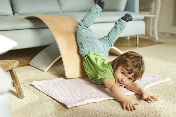 Balance Board Aus Holz | Half Moon | Goki 59967 5 Balance Board Aus Holz | Half Moon | Goki 59967 – Bild 3