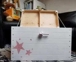 Holz-Schatzkiste Klein L 36 | Kinder-Truhe | Piratentruhe | PW 2213 -Holzspielzeug-Peitz Deko Kiste Holzkiste Memorybox