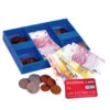 Geldkassette Mit Eurospielgeld Tanner 0209.6 Kinder-Spielzeug Kaufmannsladen -Holzspielzeug-Peitz Kinder Kaufladen Zubehoer Euro Geld Kassette Scheckkarte 02096