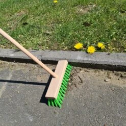 Kinder-Straßenbesen | Holz-Kinderbesen | Garten-Besen Hart -Holzspielzeug-Peitz Kinder Strassenbesen gruen Garten