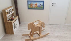 Sitzhalterung Für Schaukelpferd "Kleiner Donner" | Sicherheits-Bügel Für Kleinkinder | 7017.1 -Holzspielzeug-Peitz Natur nachhaltiges schaukelpferd massiv