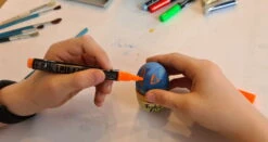 Tanner Holz Ei | Osterei Zum Schneiden | Kinder-Küchen-Zubehör | Spiel-Lebensmittel SL 232 15 Tanner Holz Ei | Osterei Zum Schneiden | Kinder-Küchen-Zubehör | Spiel-Lebensmittel SL 232 -Holzspielzeug-Peitz Oster Ei farbe spielen holz