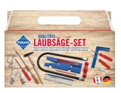 Laubsäge Set | 22 Teile | Werkzeug | Tragegriffkarton | Modellbau | PB-925P -Holzspielzeug-Peitz laubsaegeset im praktischen tragegriff karton 925P Pack vorne