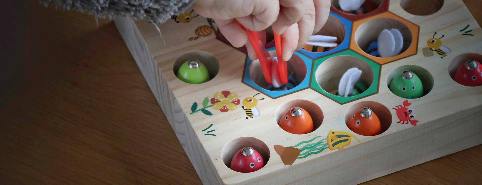 Titelseite 1 Titelseite -Holzspielzeug-Peitz child 9398800 1920